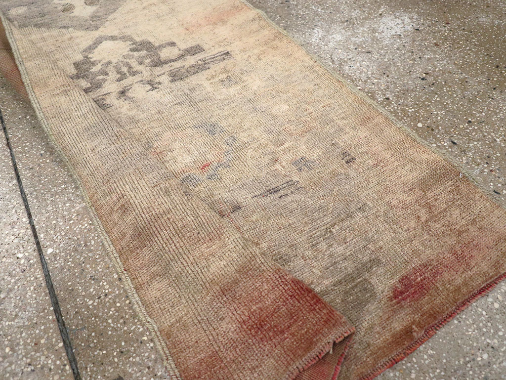 Vintage Turkish Anatolian Runner, No.32991 - Galerie Shabab