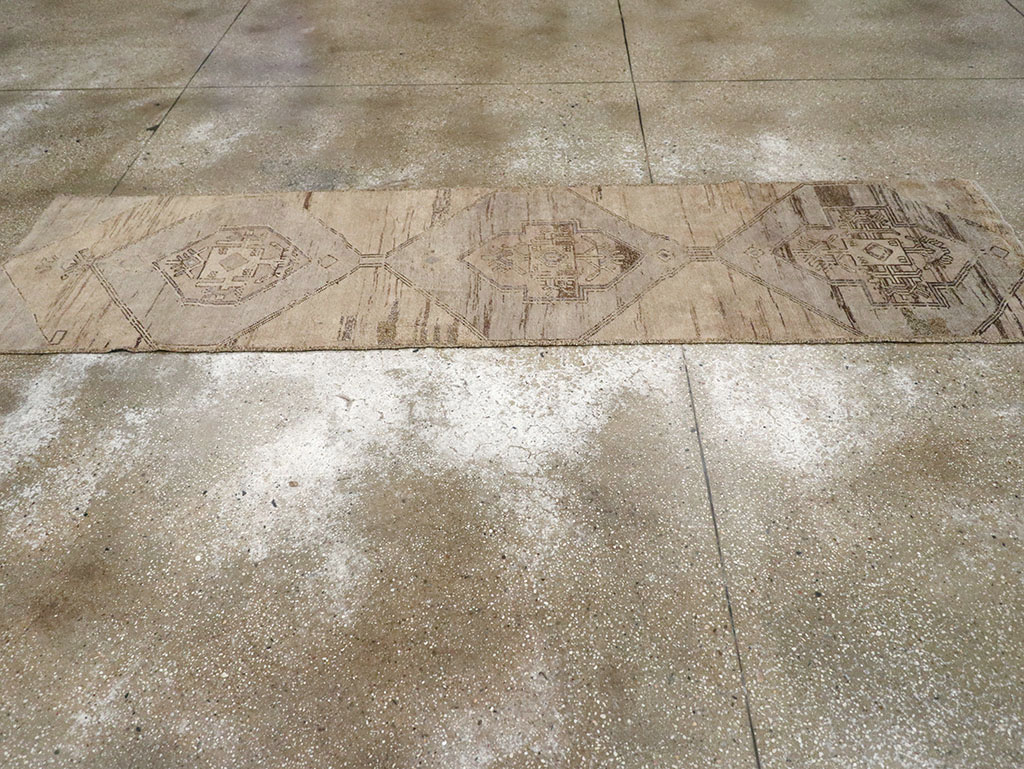 Vintage Turkish Anatolian Runner, No.32993 - Galerie Shabab