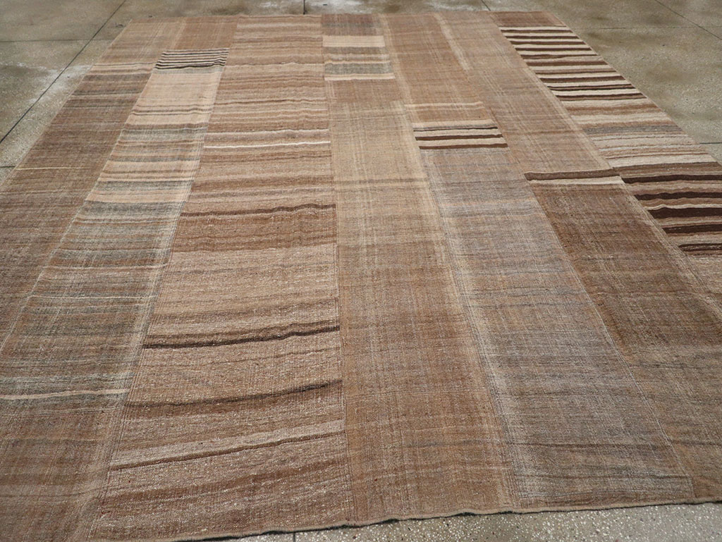 Vintage Turkish Flatweave Kilim Room Size Carpet, No.33068 - Galerie Shabab