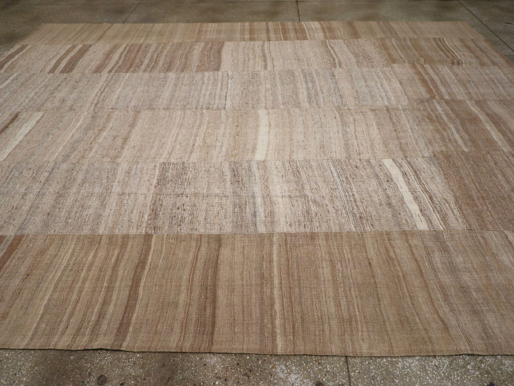 Vintage Turkish Flatweave Kilim Room Size Carpet, No.33074 - Galerie Shabab