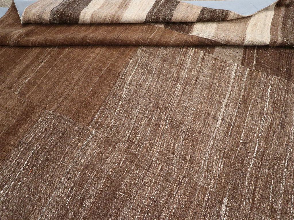 Vintage Turkish Flatweave Kilim Room Size Carpet, No.33076 - Galerie Shabab