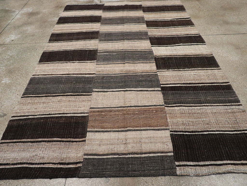 Vintage Turkish Flatweave Kilim Accent Rug, No.33091 - Galerie Shabab
