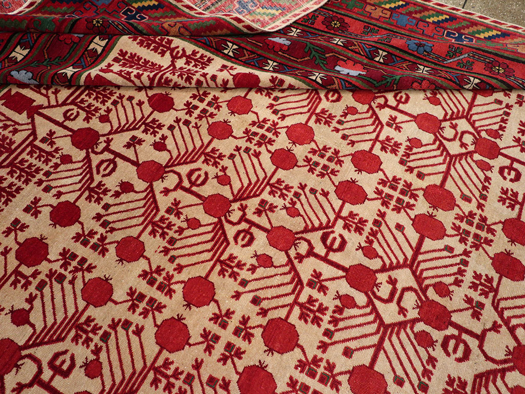 Vintage East Turkestan Khotan Room Size Carpet, No.33155 - Galerie Shabab