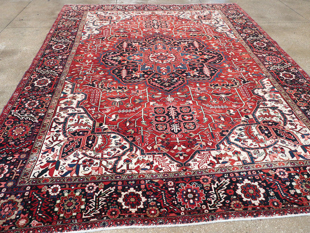 Vintage Persian Heriz Room Size Carpet, No.33168 - Galerie Shabab