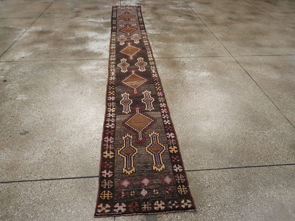 Vintage Turkish Anatolian Runner, No.33274 - Galerie Shabab