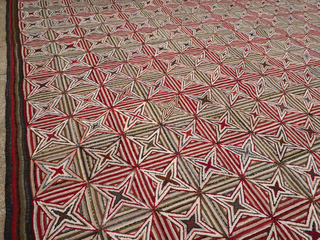 Modern Ecuadorian Hooked Rug in the American Style, No.33322 - Galerie Shabab