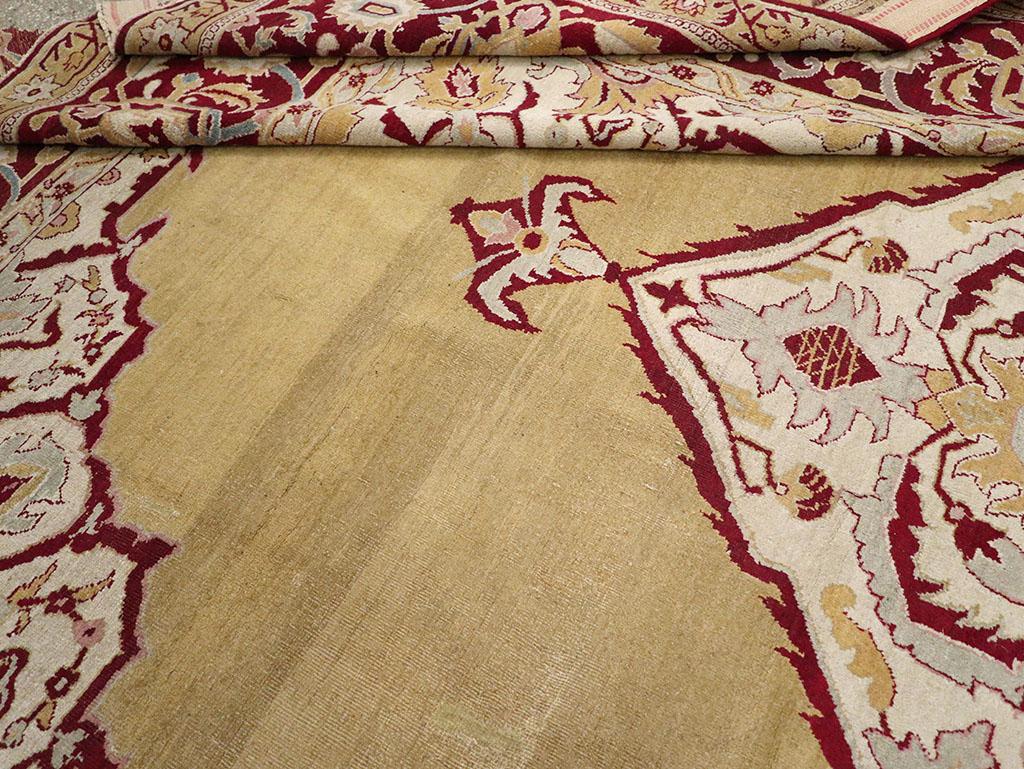 Antique Indian Agra Carpet, No.8125 - Galerie Shabab
