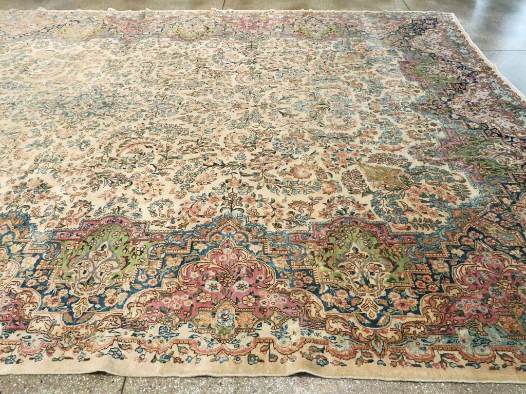 Vintage Persian Kerman Carpet, No.8155 - Galerie Shabab