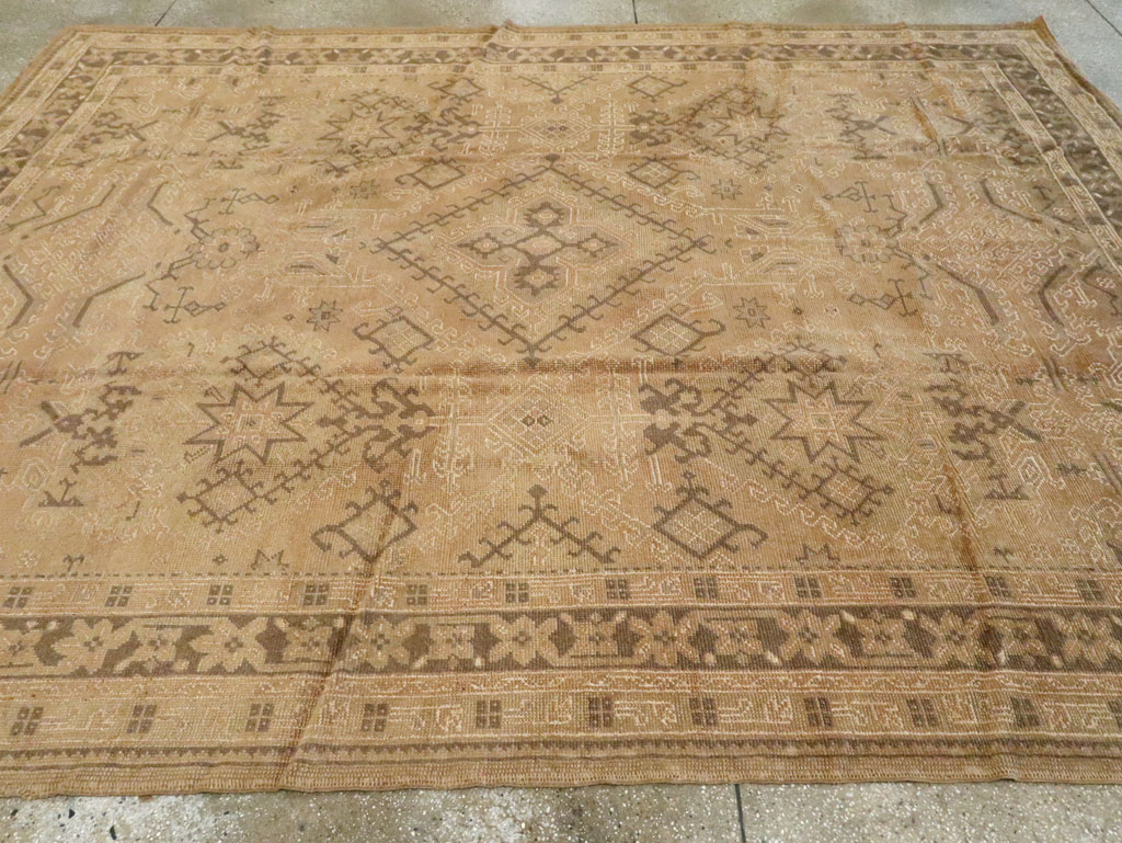 Antique Turkish Oushak Carpet, No.8218 - Galerie Shabab