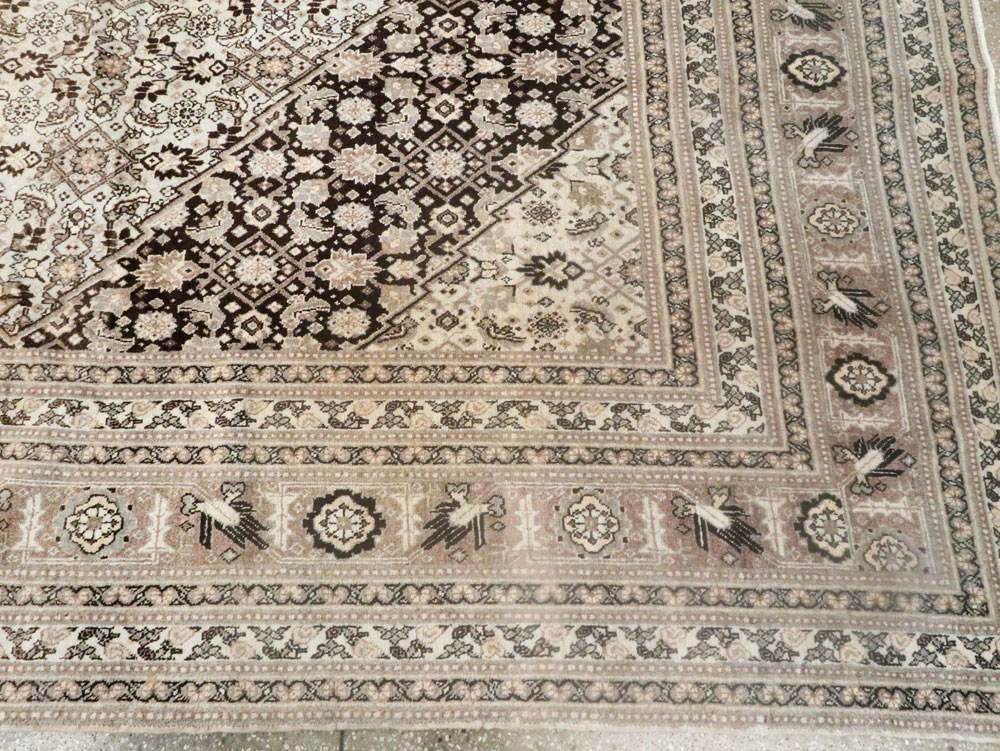 Antique Persian Tabriz Carpet, No.8320 - Galerie Shabab