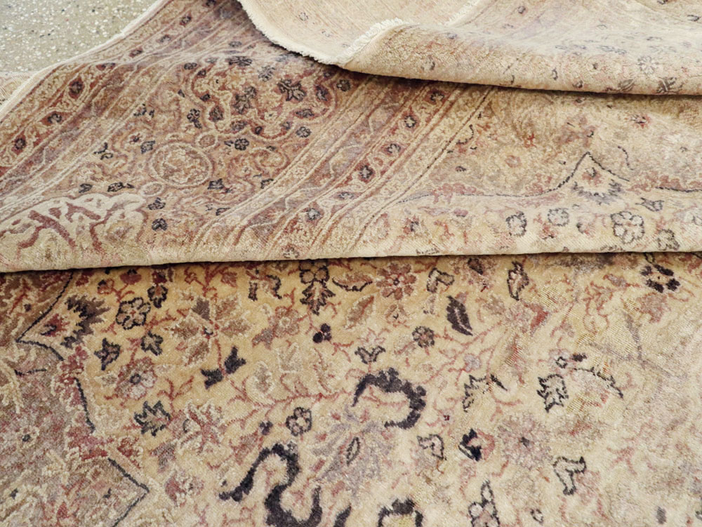 Antique Turkish Sivas Carpet, No.8322 - Galerie Shabab