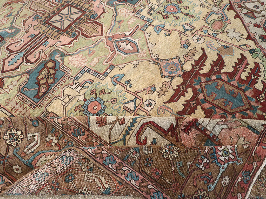 Antique Persian Serapi Carpet, No.8356 - Galerie Shabab