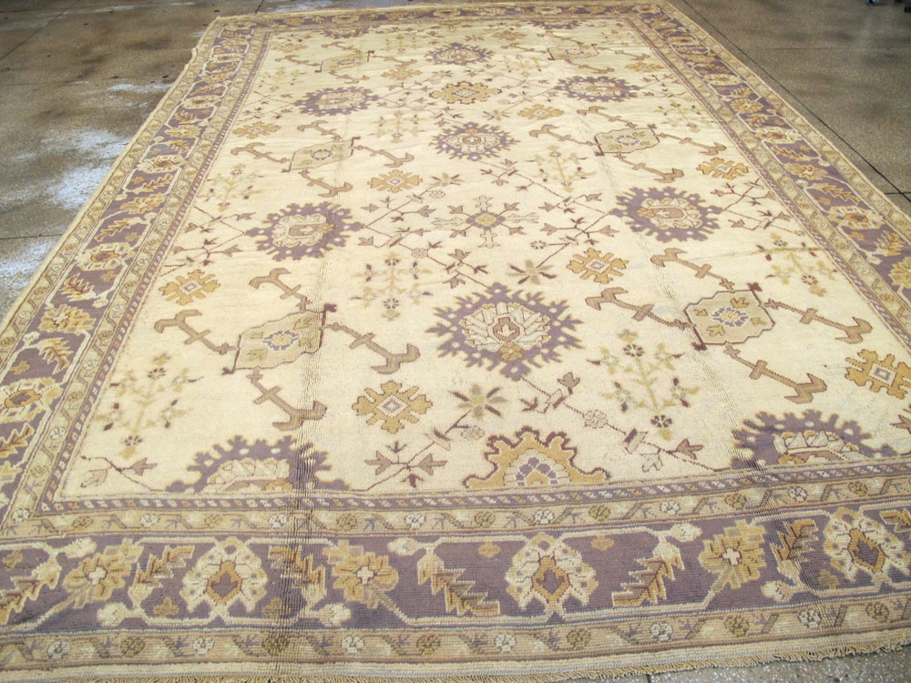Vintage Turkish Oushak Carpet, No.8609 - Galerie Shabab