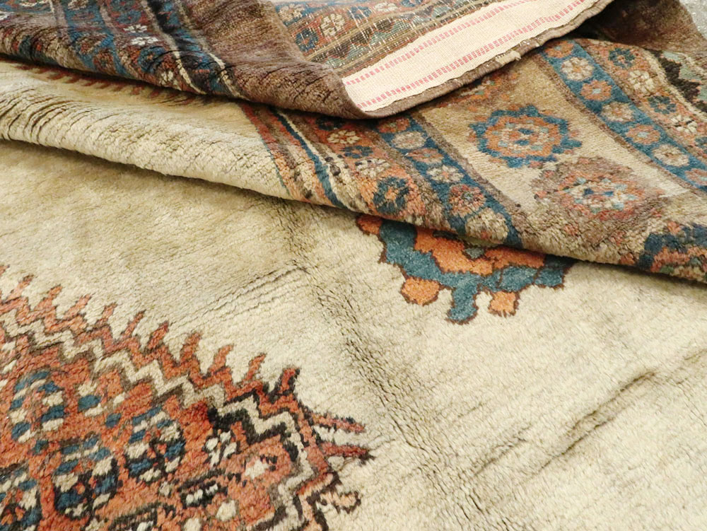 Antique Persian Bakshaish Carpet, No.8610 - Galerie Shabab