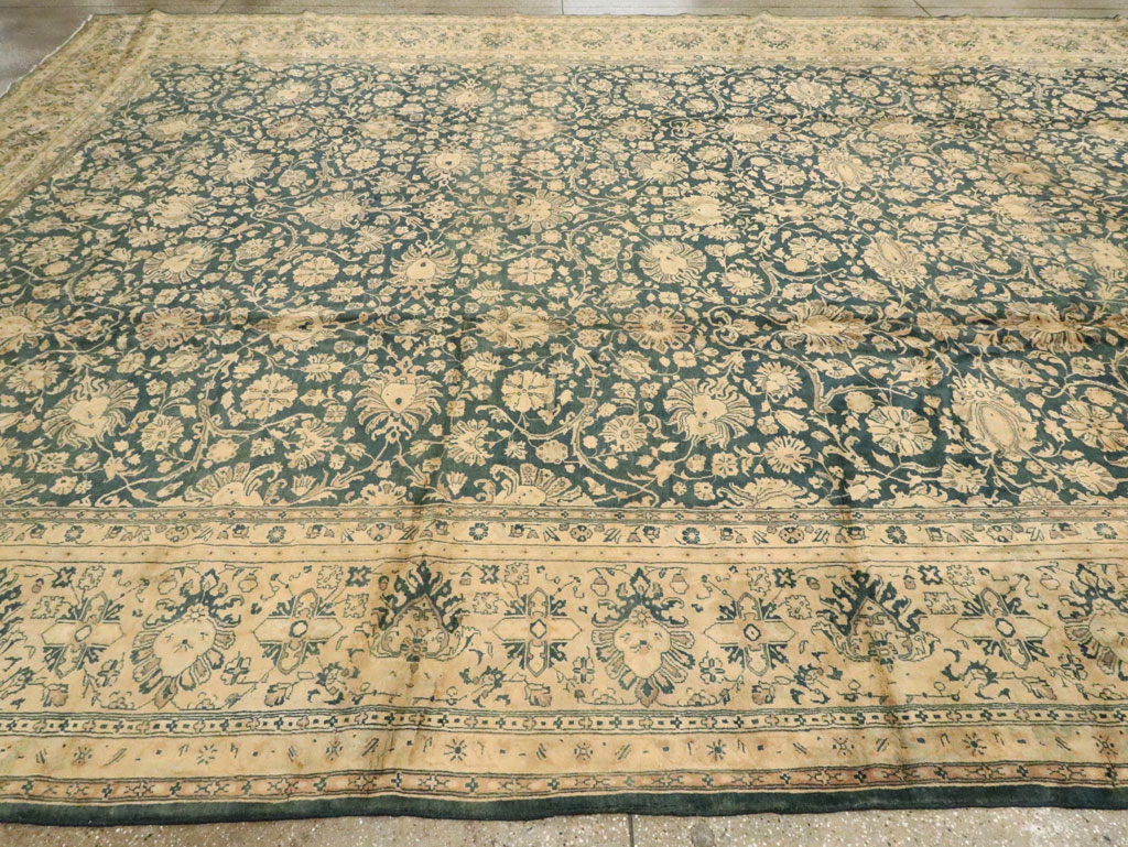 Antique Persian Sarouk Carpet, No.8616 - Galerie Shabab