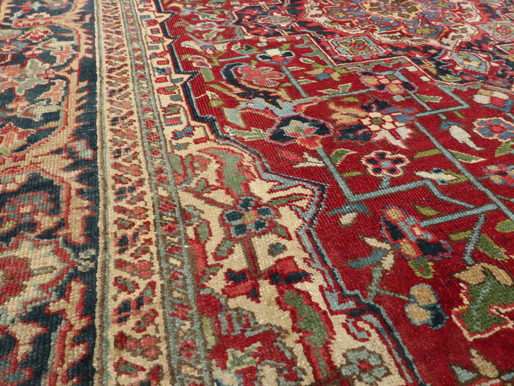 Vintage Persian Heriz Carpet, No.8713 - Galerie Shabab