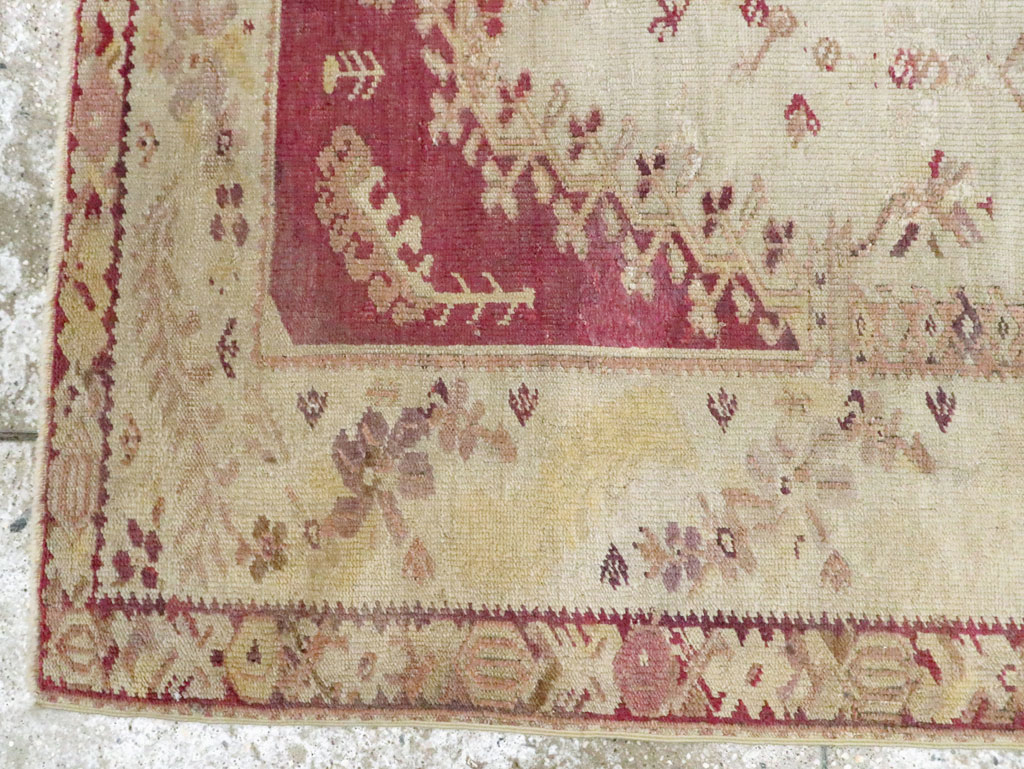 Antique Turkish Ghiordes Rug, No.8740 - Galerie Shabab