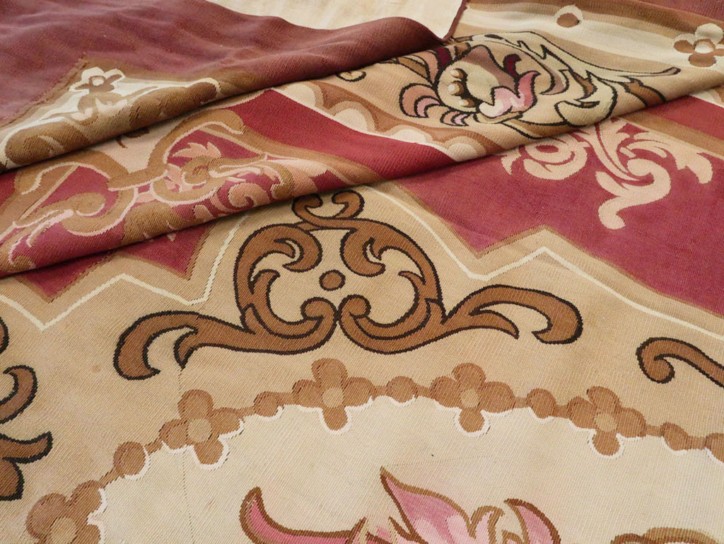 Antique French Aubusson Carpet, No.8890 - Galerie Shabab