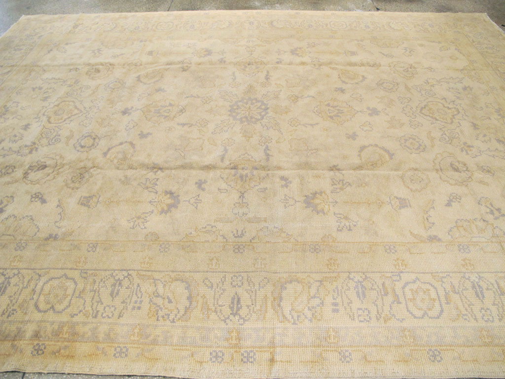 Antique Turkish Oushak Carpet, No.9010 - Galerie Shabab