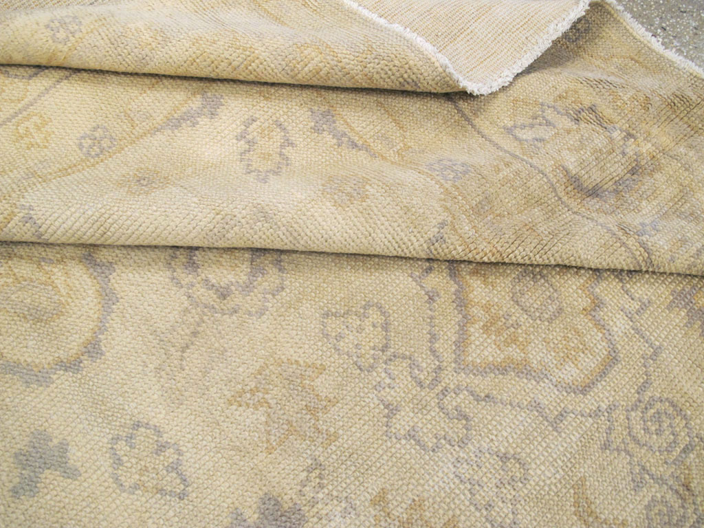 Antique Turkish Oushak Carpet, No.9010 - Galerie Shabab