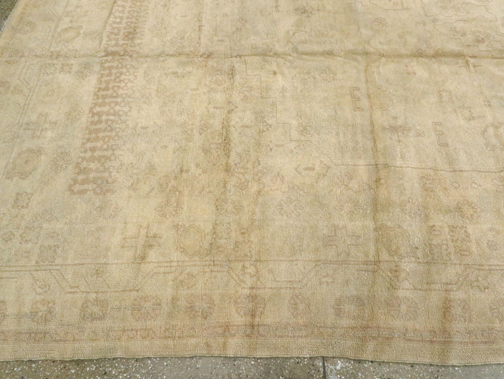 Antique Turkish Oushak Carpet, No.9277 - Galerie Shabab