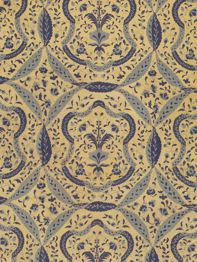 Vintage English Needlepoint Carpet, No.9279 - Galerie Shabab