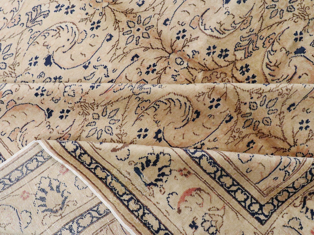 Vintage Turkish Sivas Room Size Carpet, No.9367 - Galerie Shabab