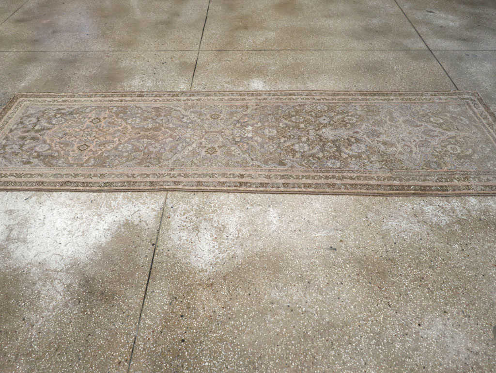 Antique Persian Malayer Runner, No.9517 - Galerie Shabab