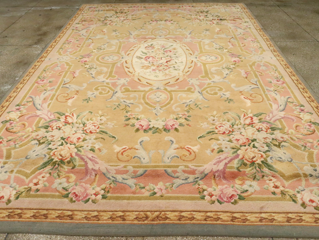 Vintage European Savonnerie Carpet, No.9835 - Galerie Shabab